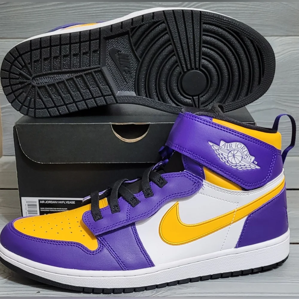 Jordan 1 High FlyEase - Size M 10.5 - Dark Concord/White/Black/Taxi π π π π - Picture 2 of 14